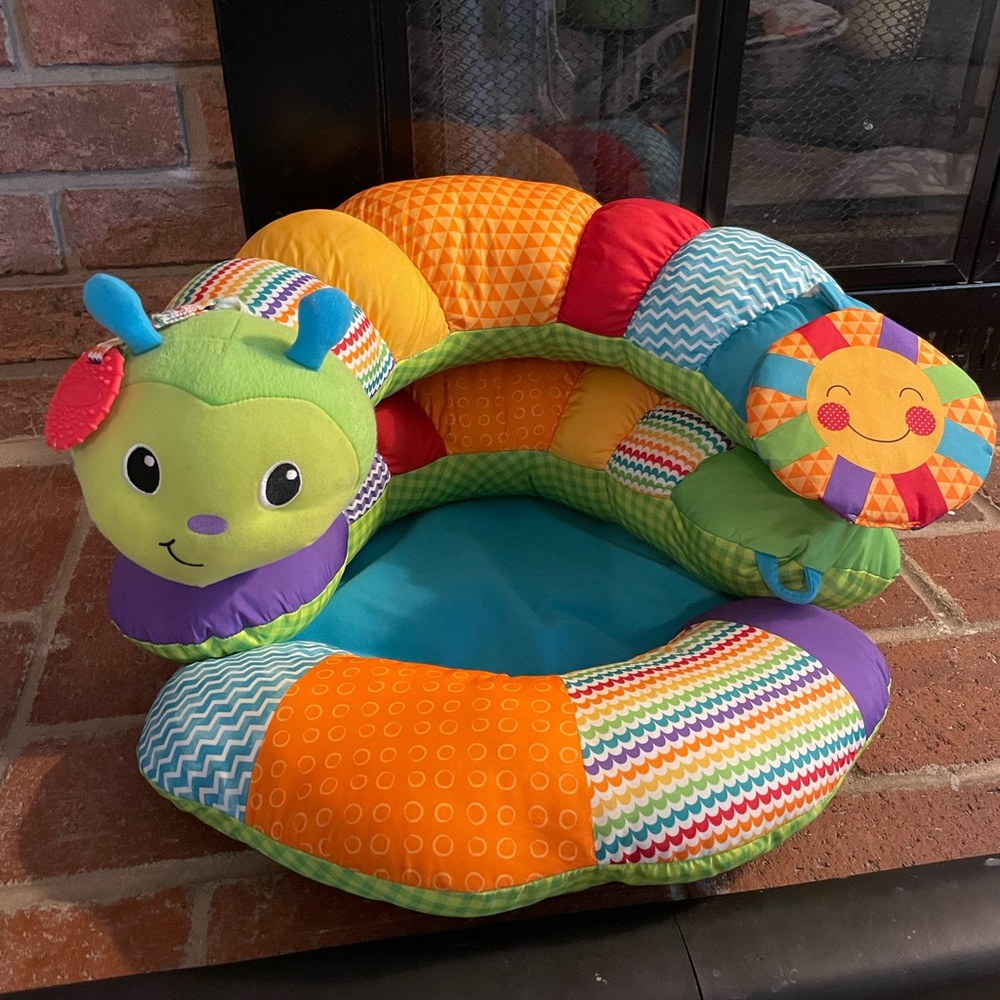 Prop-a-pillar Caterpillar